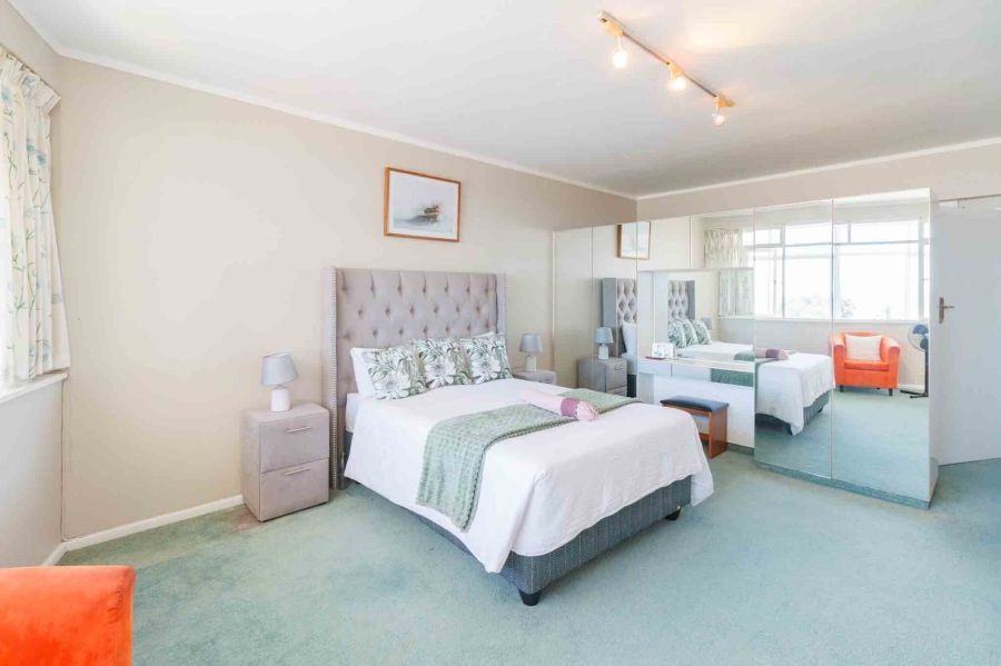To Let 2 Bedroom Property for Rent in Sea Point Western Cape